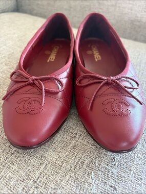 CHANEL Burgundy Quilted CC Bow Ballet Flats